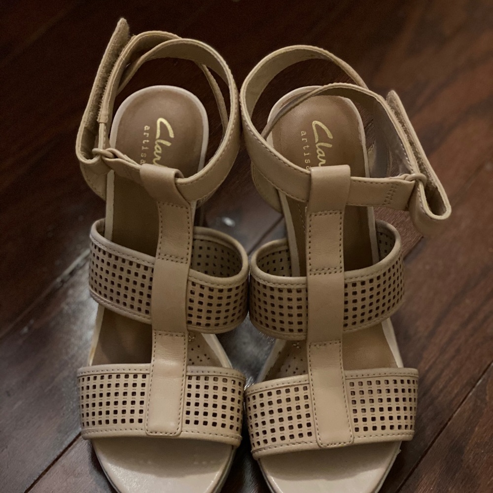 Nude comfortable heel